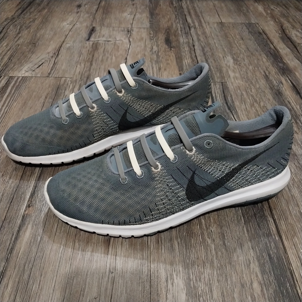 Nike Flex Fury Running Light Sneakers Mens Size 11 Gray Athletic Shoes